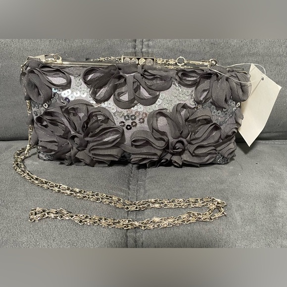 Versona Gray/Silver Floral Sequin Clutch Bag Removable Straps NWT - Picture 2 of 11